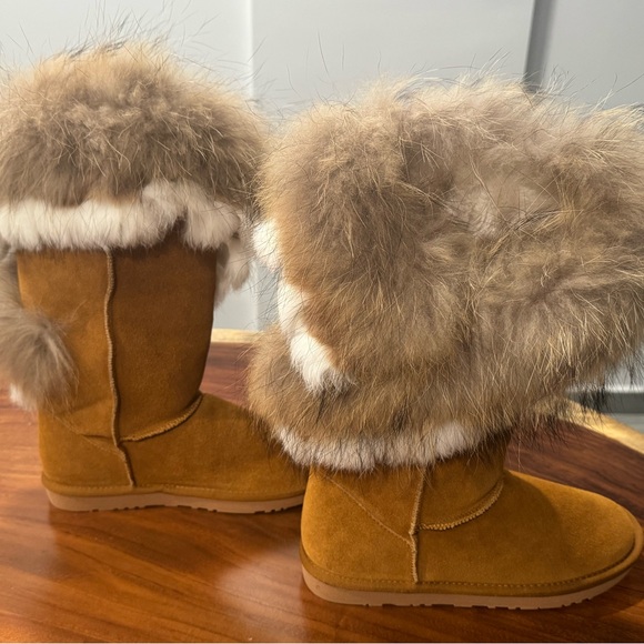 NWOT Brown Fur-Trimmed Women's Boots size 9-9.5. Fits like 8.5. never been worn - Picture 4 of 8